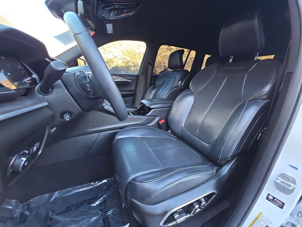 2022 Jeep Grand Cherokee Overland 4x2