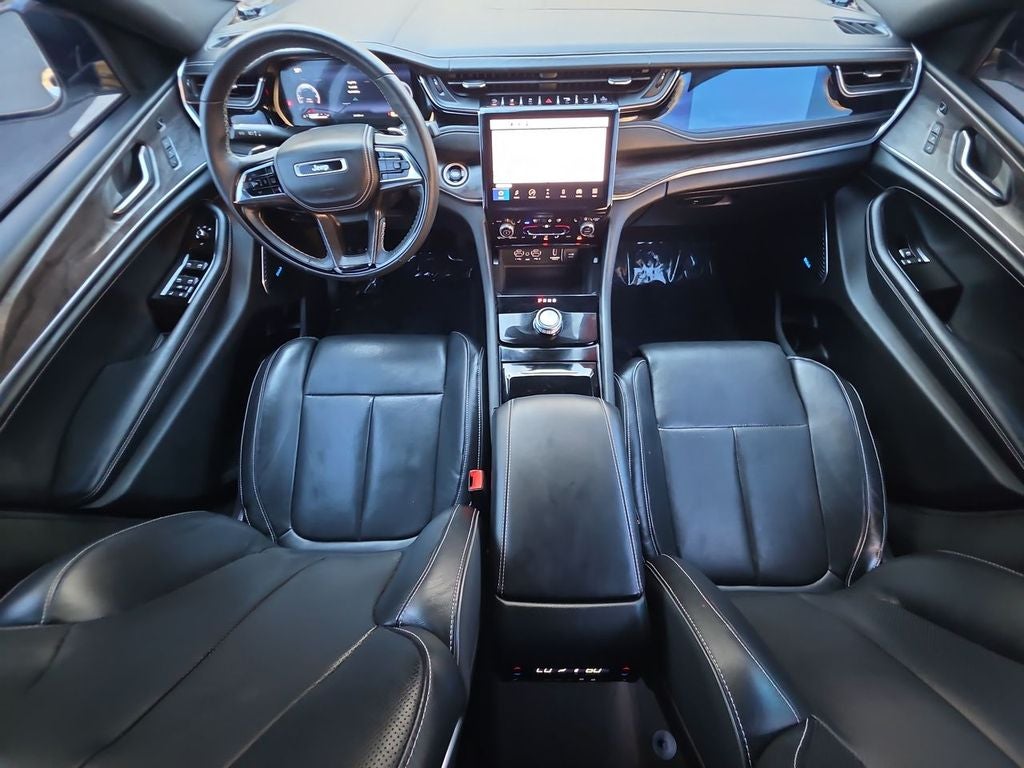 2022 Jeep Grand Cherokee Overland 4x2