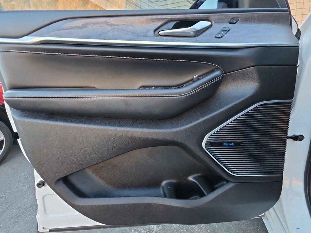 2022 Jeep Grand Cherokee Overland 4x2