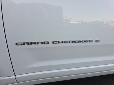2022 Jeep Grand Cherokee Overland 4x2