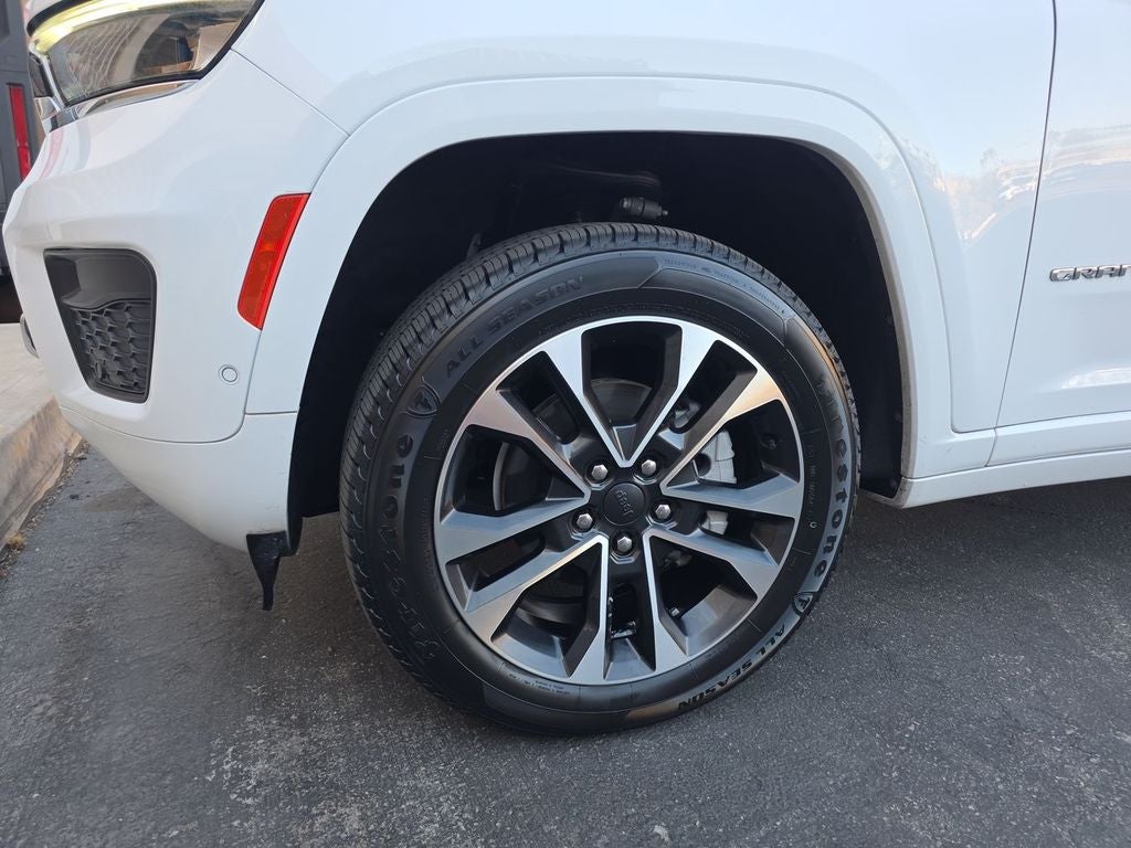 2022 Jeep Grand Cherokee Overland 4x2