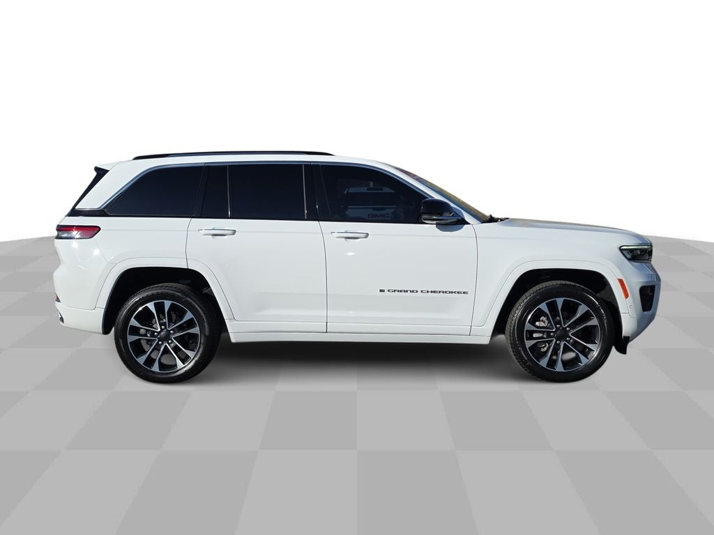 2022 Jeep Grand Cherokee Overland 4x2