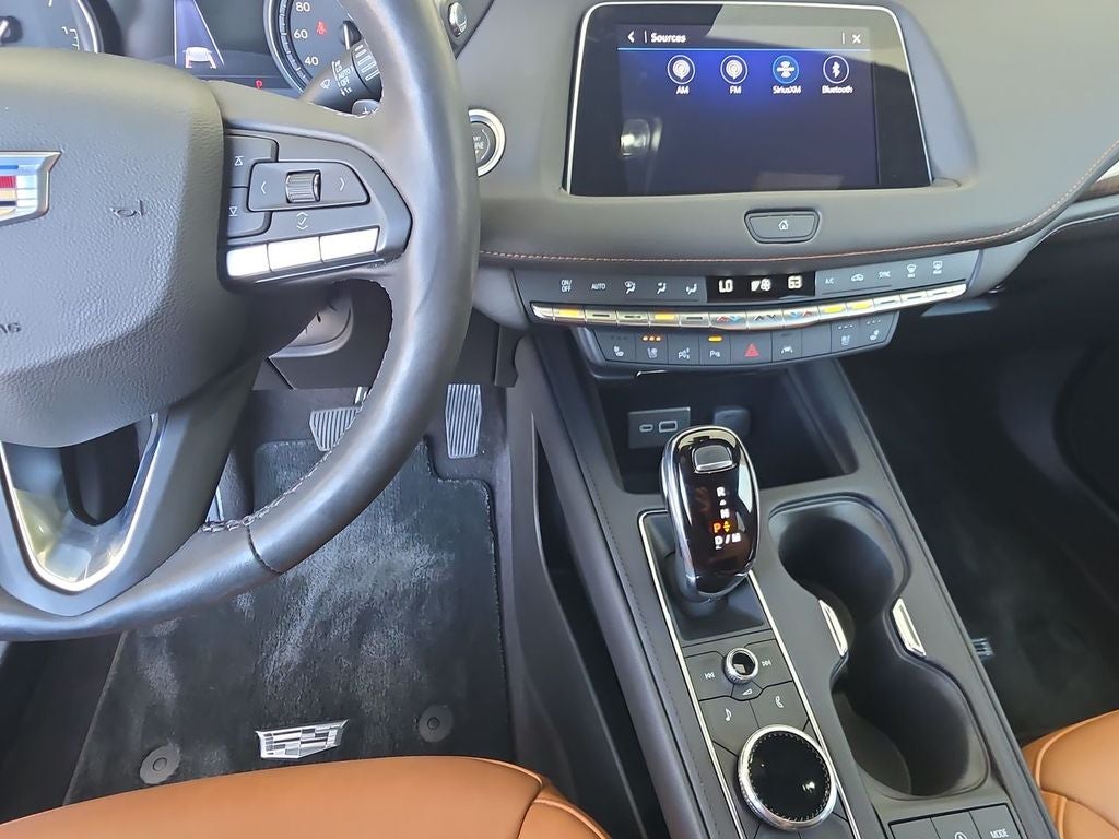 2023 Cadillac XT4 Premium Luxury