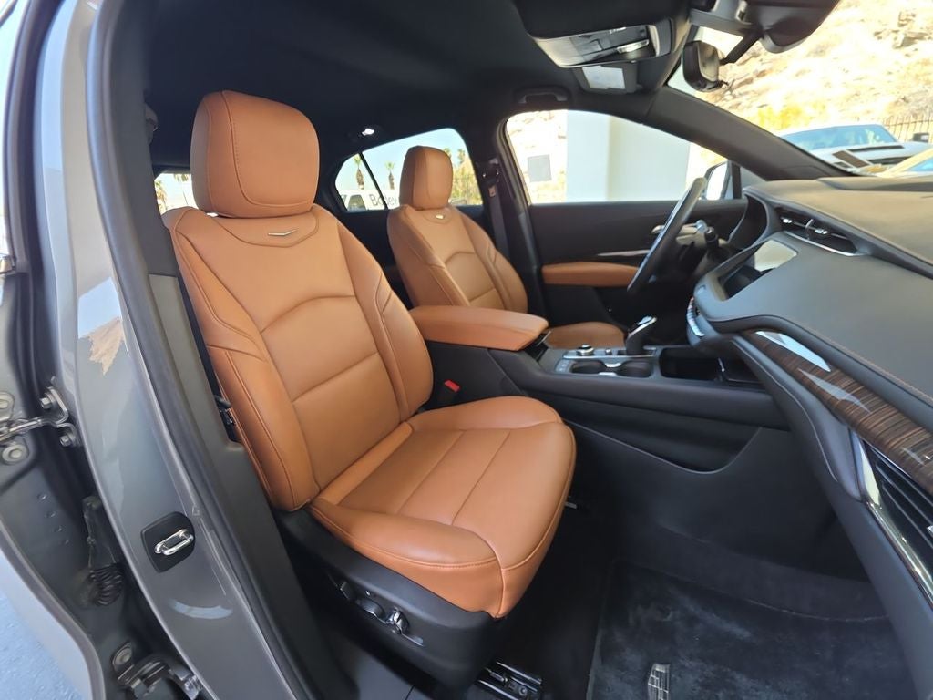 2023 Cadillac XT4 Premium Luxury