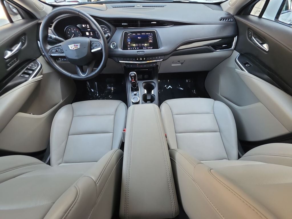 2023 Cadillac XT4 Premium Luxury