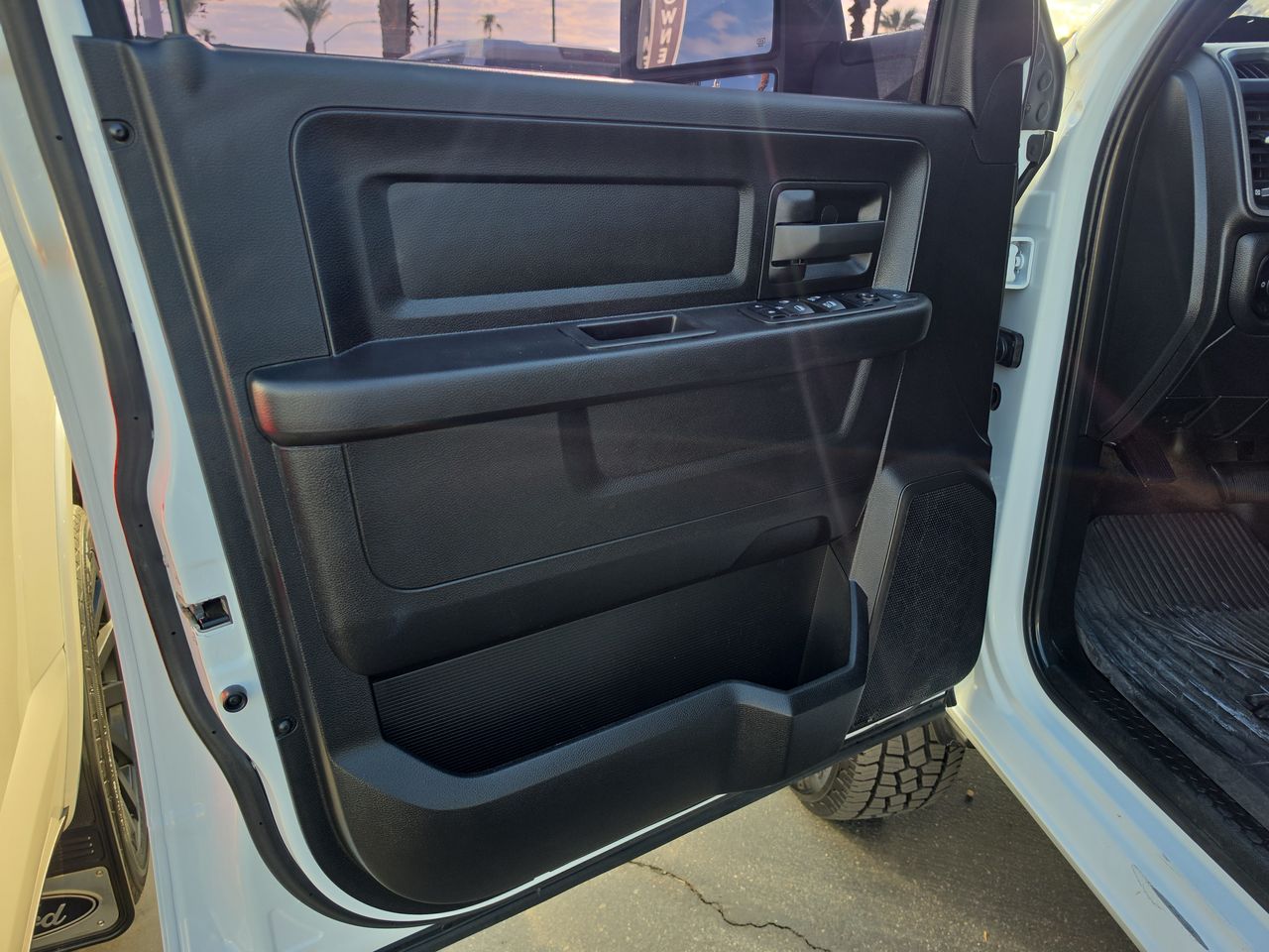2024 RAM 3500 Tradesman Crew Cab 4x4 6'4" Box