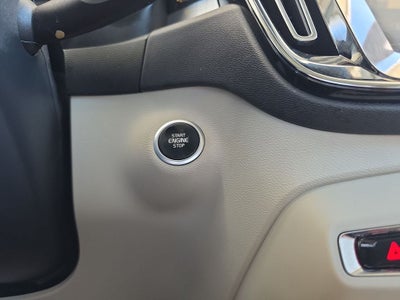 2019 Volvo XC40 Momentum