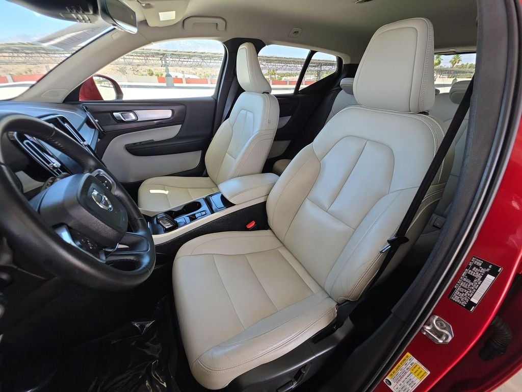 2019 Volvo XC40 Momentum