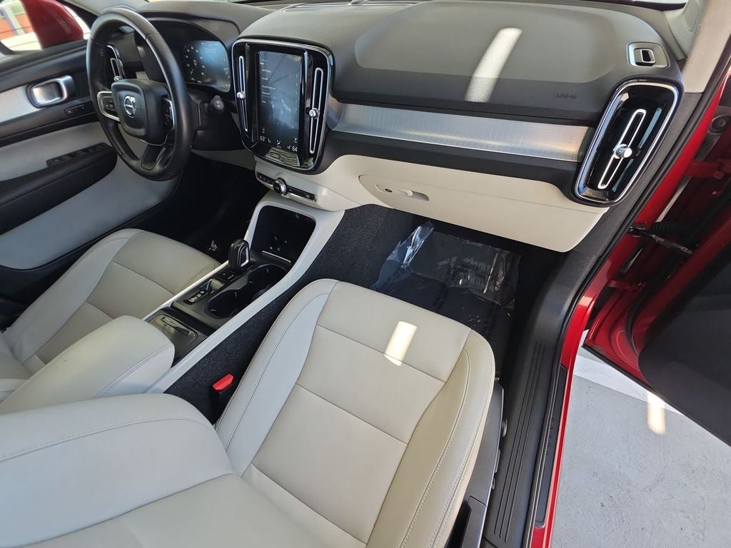 2019 Volvo XC40 Momentum