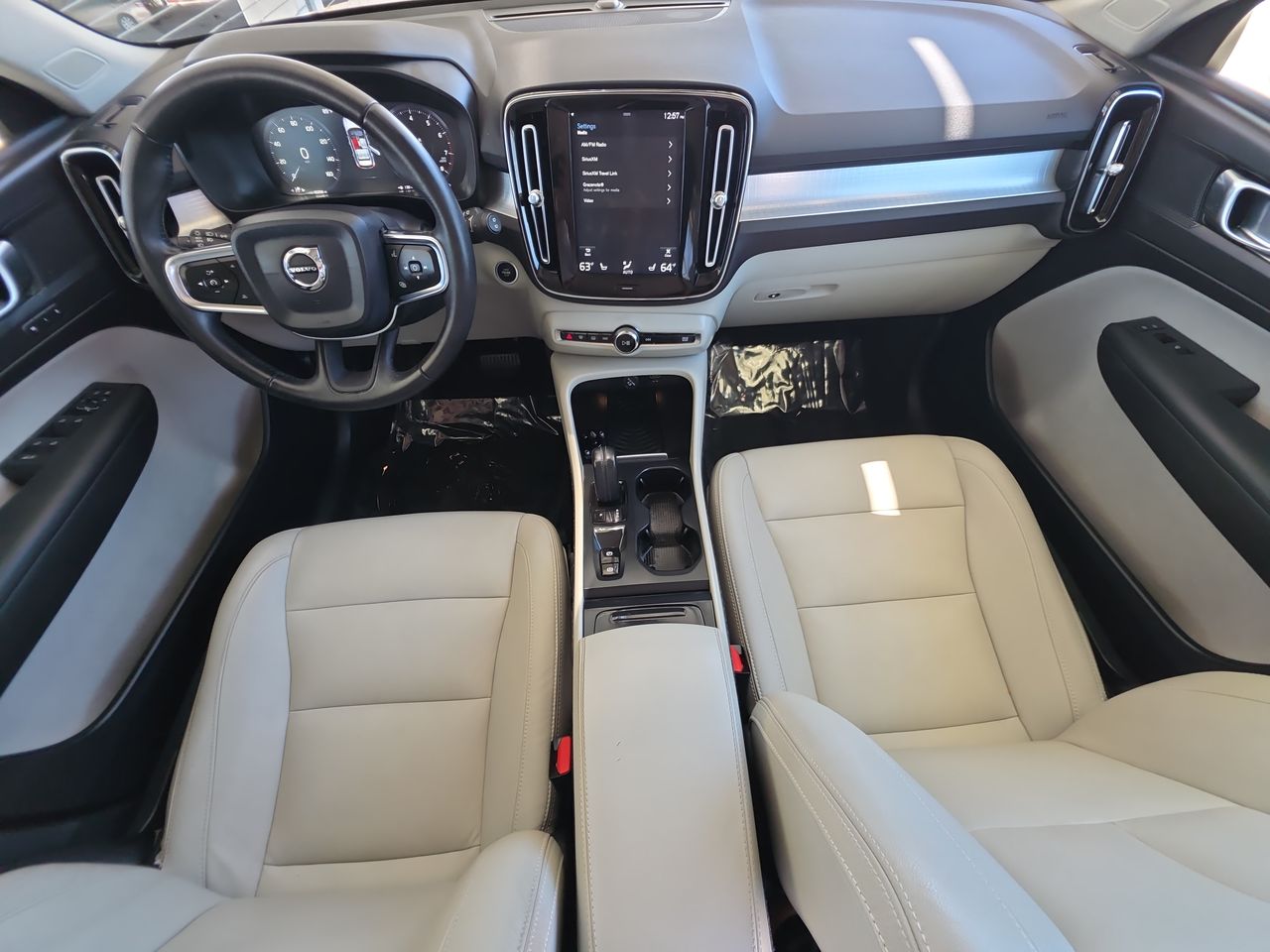 2019 Volvo XC40 Momentum