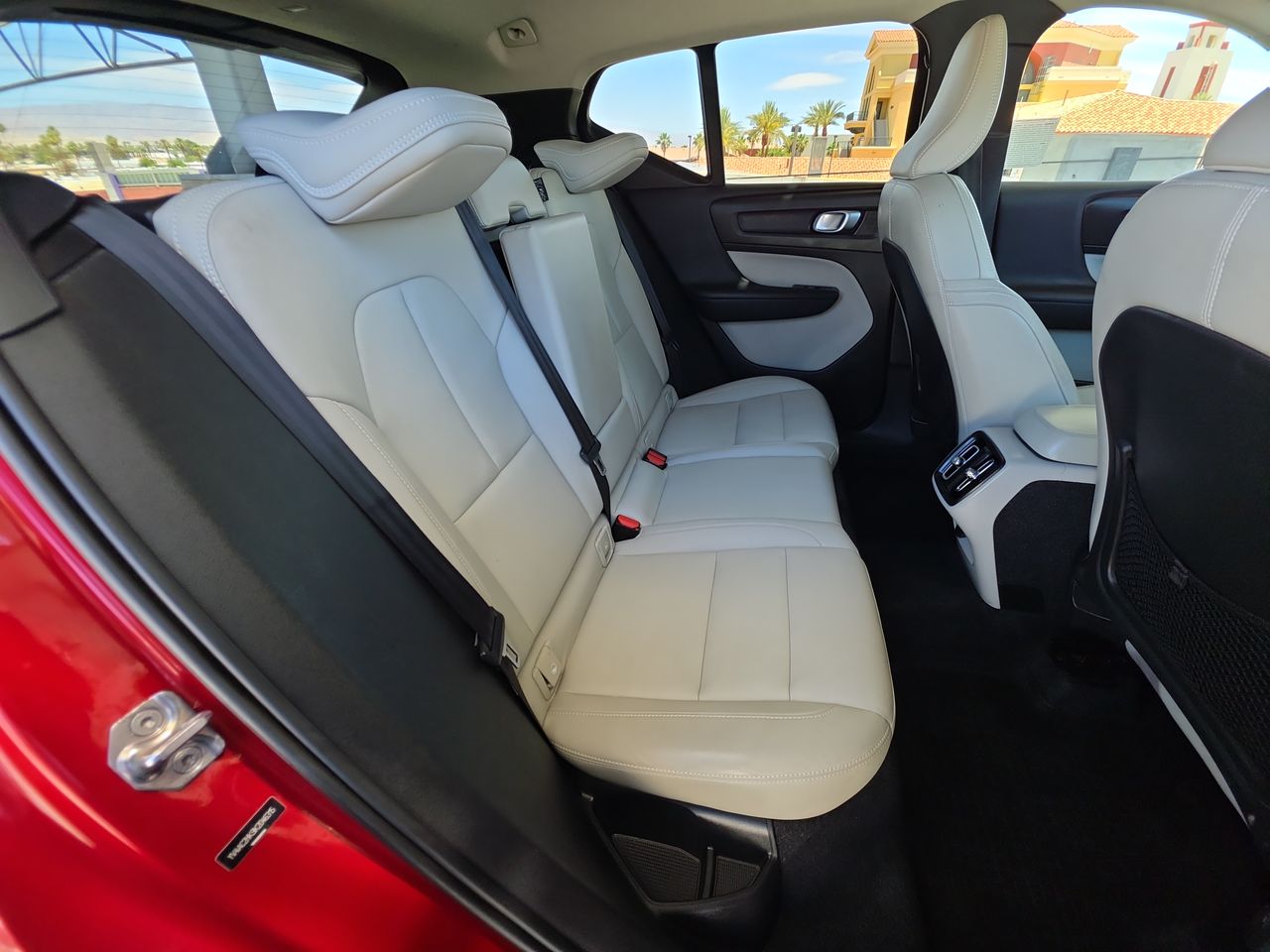 2019 Volvo XC40 Momentum