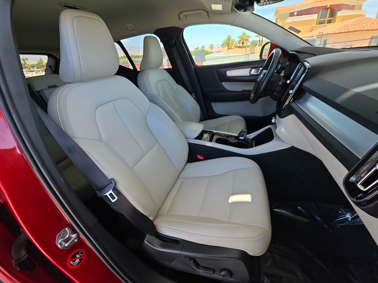 2019 Volvo XC40 Momentum