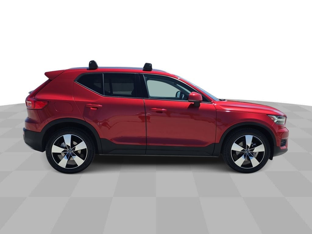 2019 Volvo XC40 Momentum